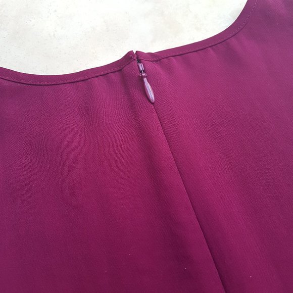 Banana Republic Burgundy Sleeveless Top - Picture 4 of 8